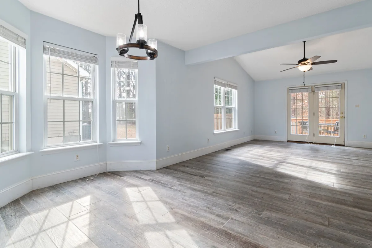 Clean, safe room after biohazard cleanup in Marietta Street Artery, Atlanta, GA